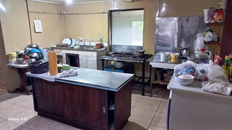 B-1005     ESTRUTURA COMPLETA DE RESTAURANTE. PREÇO IMPERDÍVEL!!!!
