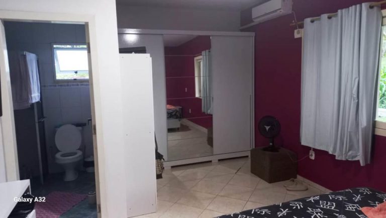 B-406     SÍTIO COMPLETO COM CASA, PISCINA, RIACHO E CASCATA!!!