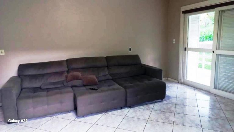 B-406     SÍTIO COMPLETO COM CASA, PISCINA, RIACHO E CASCATA!!!