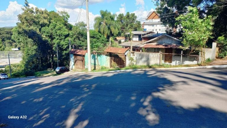 B-126     EXCELENTE E AMPLO TERRENO PARA EMPREENDIMENTO RESIDENCIAL NO CENTRO DE NOVA PETRÓPOLIS!!!