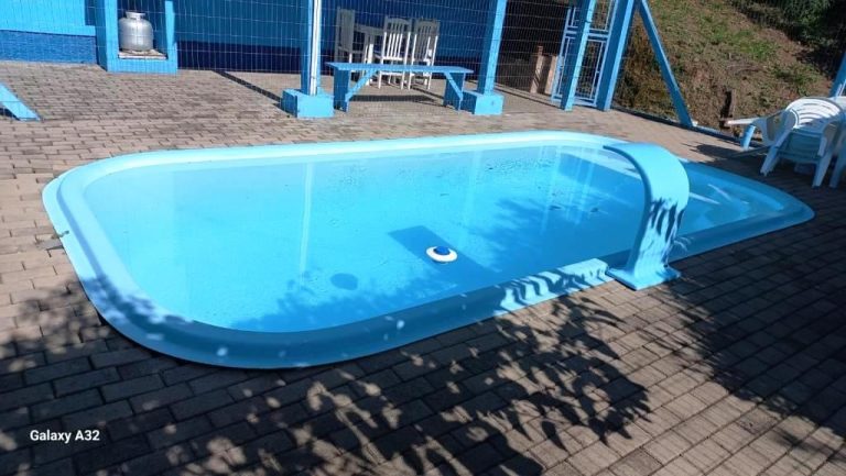 B-206     CASA COM PISCINA NA ENTRADA DA CIDADE COM LINDA VISTA PANORÂMICA!!!