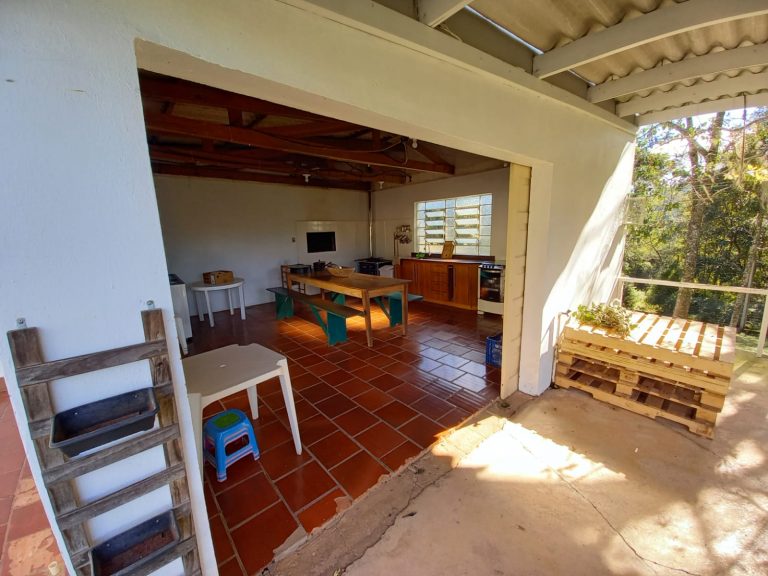 B-745     CASA EM SANTA MARIA DO HERVAL COM TERRENO DE 15.000 M²