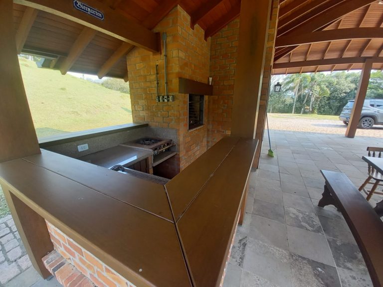 B-751 EXUBERANTE CHÁCARA EM MORRO REUTER