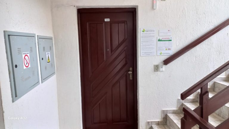 B-654     APARTAMENTO SEMIMOBILIADO COM PREÇO IMPERDÍVEL!!!