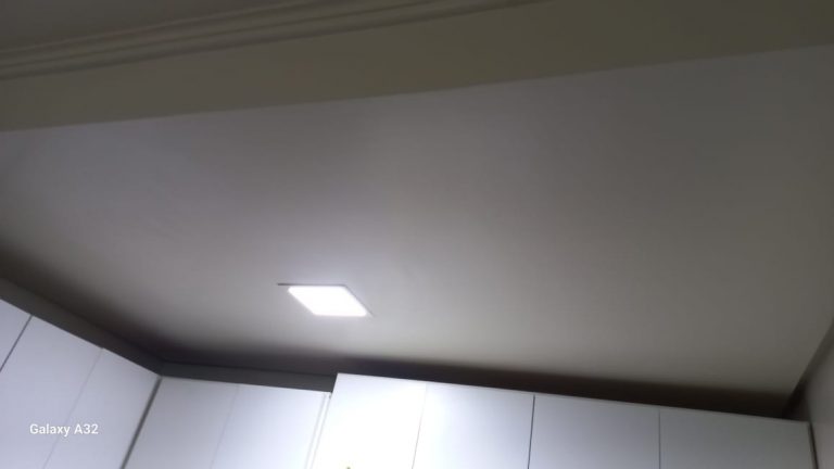 B-654     APARTAMENTO SEMIMOBILIADO COM PREÇO IMPERDÍVEL!!!