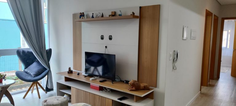 B-633     LINDÍSSIMO APARTAMENTO SEMIMOBILIADO!!!