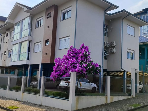 B-633     LINDÍSSIMO APARTAMENTO SEMIMOBILIADO!!!
