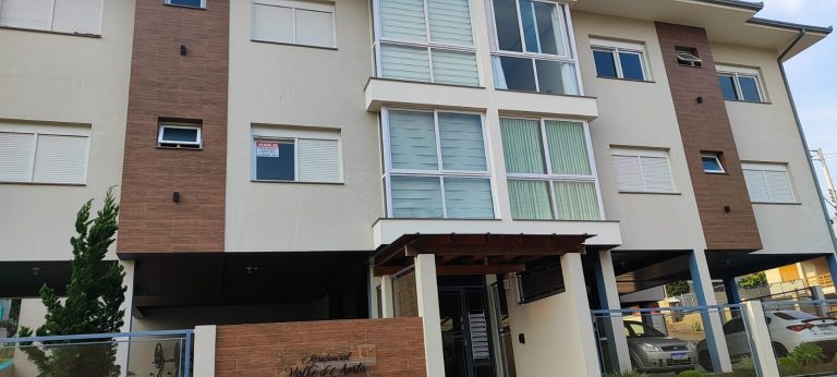 B-633     LINDÍSSIMO APARTAMENTO SEMIMOBILIADO!!!