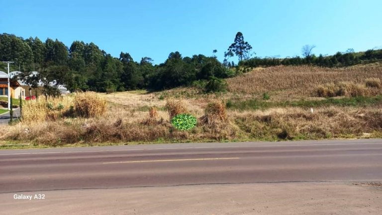 B-539     FANTÁSTICA ÁREA DE TERRAS COM FRENTE PARA RS 235, PRÓXIMO À GRAMADO!!!