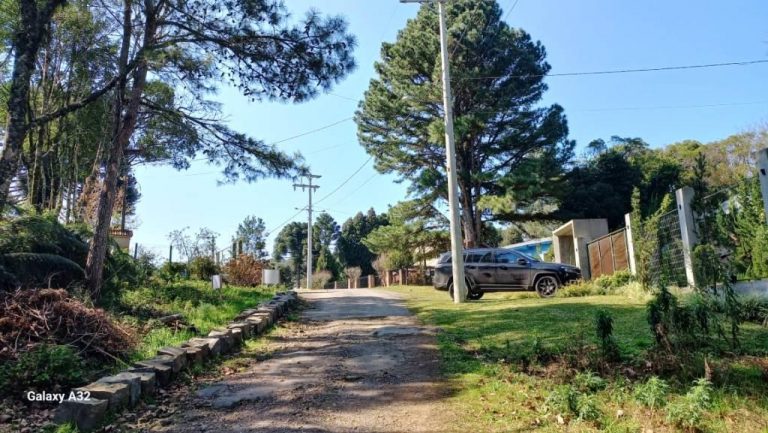 B-129     ENORME TERRENO EM GRAMADO POR PREÇO IMPERDÍVEL!!!