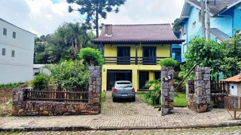 B-211     LINDÍSSIMA CASA COM PREÇO IMPERDÍVEL!!!!