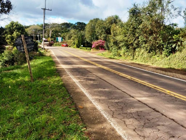 B-82     AMPLO TERRENO EM MORRO REUTER COM LINDÍSSIMA VISTA PANORÂMICA!!!