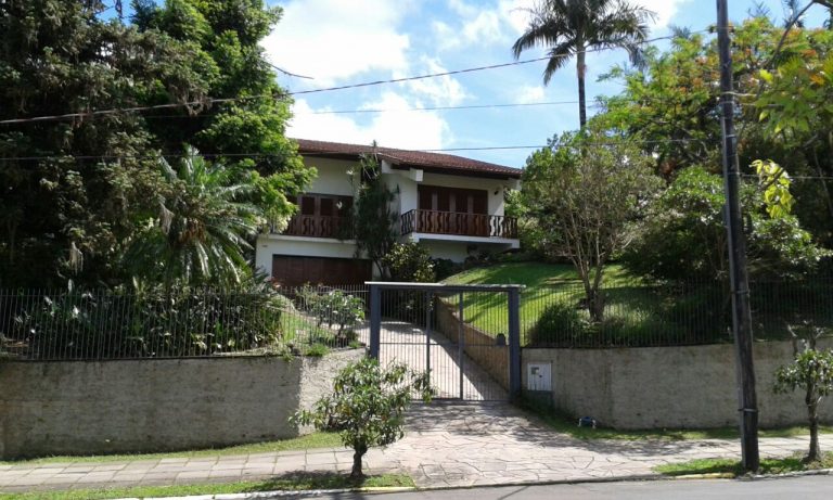 B-715 CASA EM SAPIRANGA