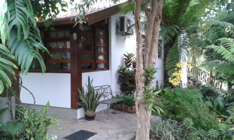 B-715 CASA EM SAPIRANGA