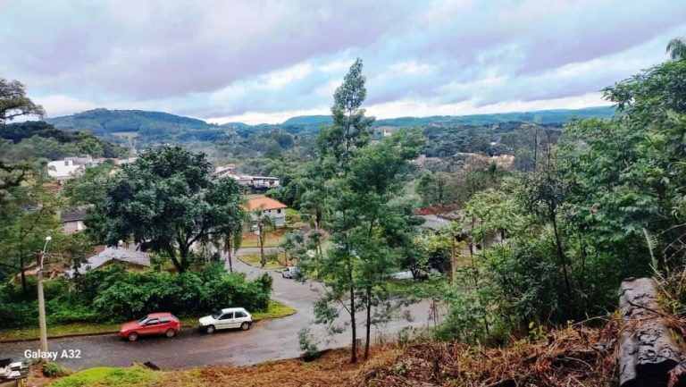 B-24     TERRENO COM LINDA VISTA PANORÂMICA!!!