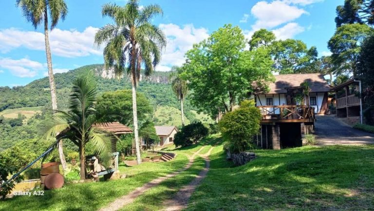 B-412     FANTÁSTICO SÍTIO, COMPLETO DE TUDO, RIO, CASCATA, AÇUDE, VISTA PANORÂMICA, ÁGUA, INTERNET!!!