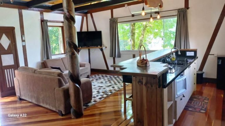 B-412     FANTÁSTICO SÍTIO, COMPLETO DE TUDO, RIO, CASCATA, AÇUDE, VISTA PANORÂMICA, ÁGUA, INTERNET!!!