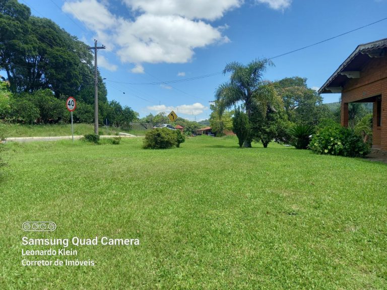B-915 CASA EM GRAMADO