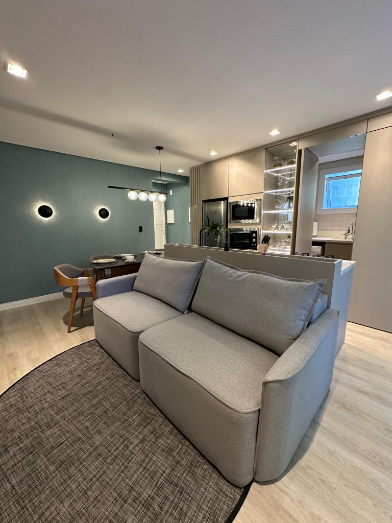 B-657     FANTÁSTICO APARTAMENTO, TOTALMENTE MOBILIADO E DECORADO!!!