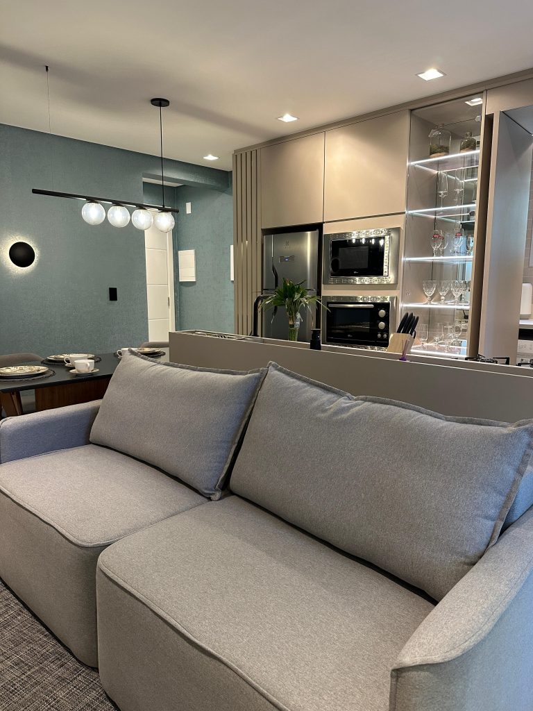B-657     FANTÁSTICO APARTAMENTO, TOTALMENTE MOBILIADO E DECORADO!!!