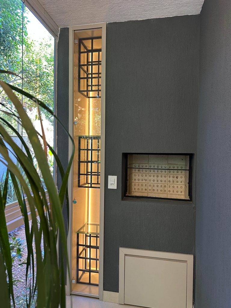 B-657     FANTÁSTICO APARTAMENTO, TOTALMENTE MOBILIADO E DECORADO!!!