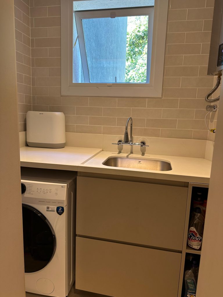 B-657     FANTÁSTICO APARTAMENTO, TOTALMENTE MOBILIADO E DECORADO!!!