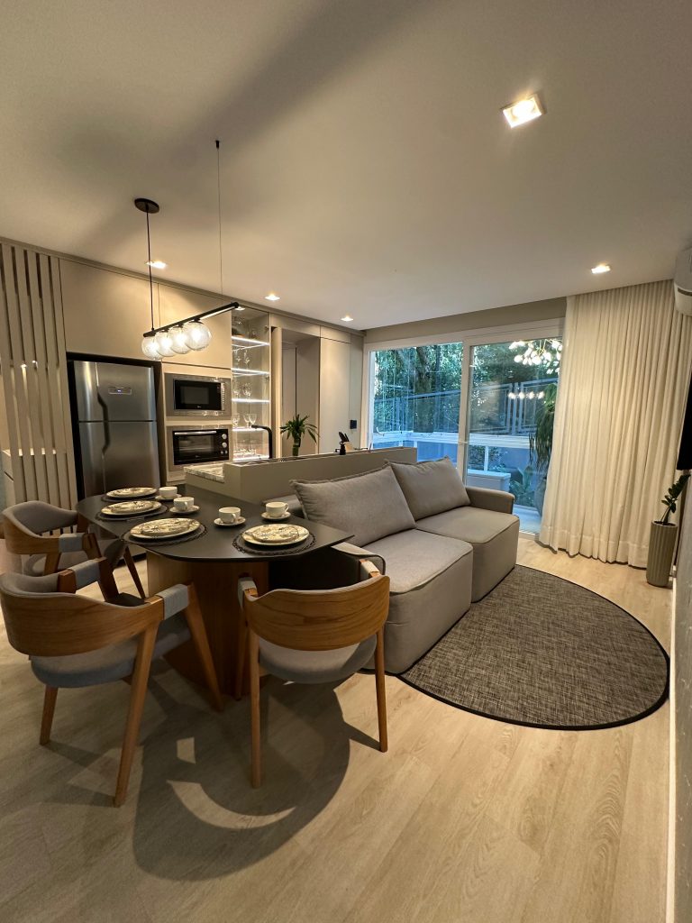 B-657     FANTÁSTICO APARTAMENTO, TOTALMENTE MOBILIADO E DECORADO!!!