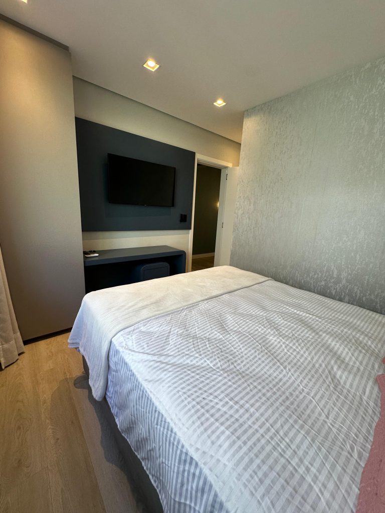 B-657     FANTÁSTICO APARTAMENTO, TOTALMENTE MOBILIADO E DECORADO!!!