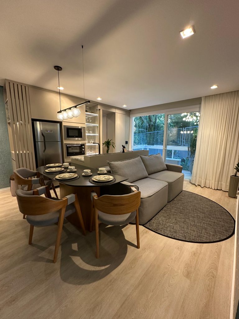 B-657     FANTÁSTICO APARTAMENTO, TOTALMENTE MOBILIADO E DECORADO!!!
