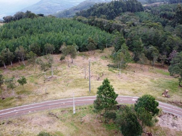 B-506     LINDA ÁREA DE TERRAS A VENDA EM IGREJINHA-RS!!!